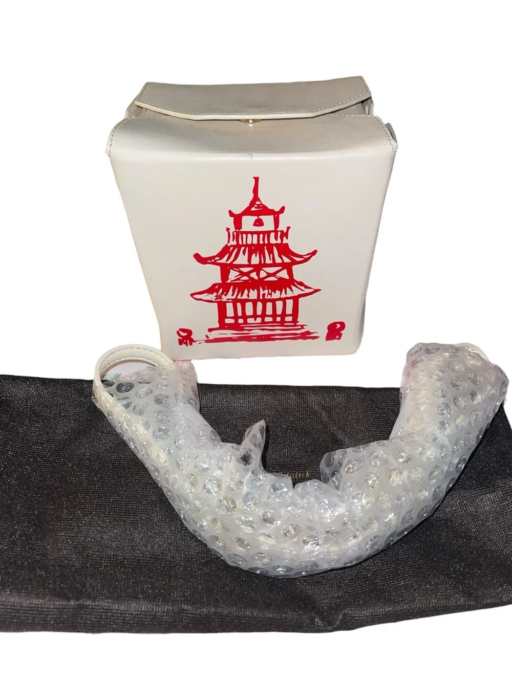KATE SPADE NEW YORK HELLO SHANGHAI CRUZ TAKEOUT CONTAINER BAG